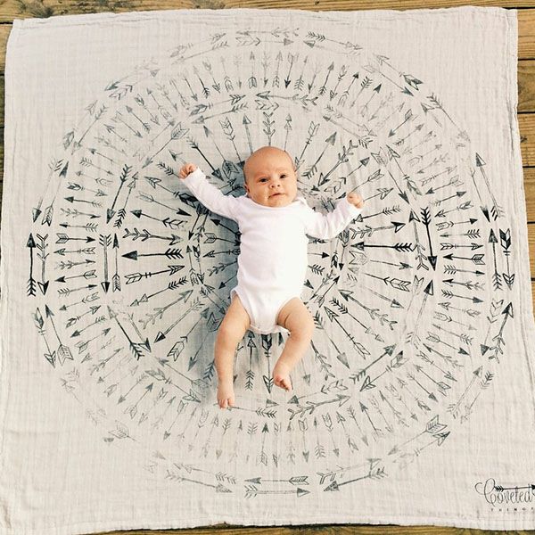 オーガニックコットン モスリンスワドルScarf Faded Arrows