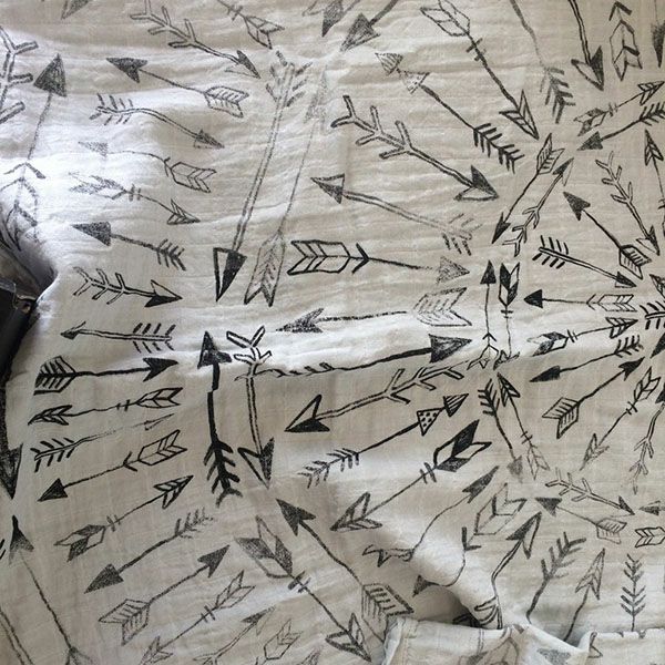 オーガニックコットン モスリンスワドルScarf Faded Arrows