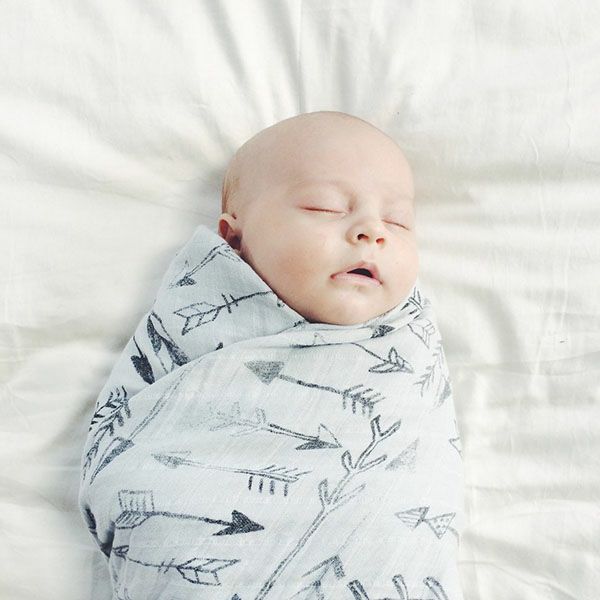 オーガニックコットン モスリンスワドルScarf Faded Arrows