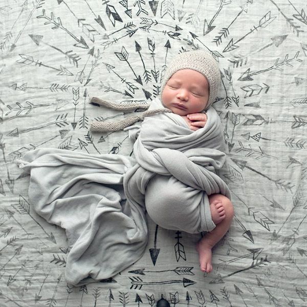 オーガニックコットン モスリンスワドルScarf Faded Arrows