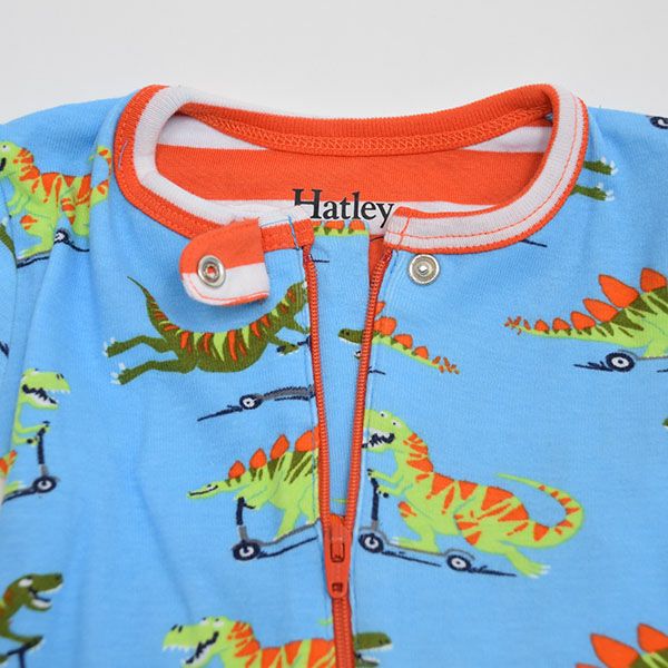 【SALE／40%OFF】オーガニックコットン ベビー足つきカバーオール Scooting Dinos