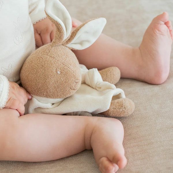 オーガニックコットン ベビーおしゃぶりクロス付きぬいぐるみ うさぎのドゥドゥ