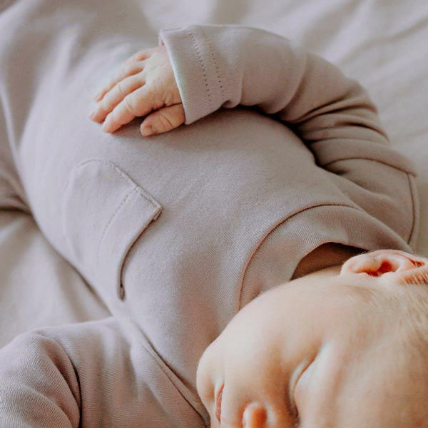 オーガニックコットン ベビーモックネック足つきカバーオール（長袖）