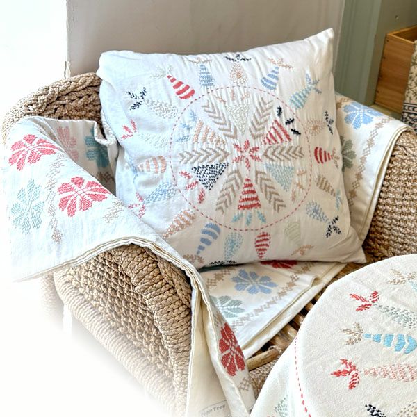 オーガニックコットン ツイル手刺繍クッションカバー