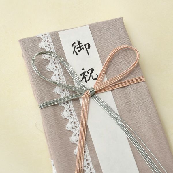 オーガニックコットンのハンカチで出来たご祝儀袋 花結び