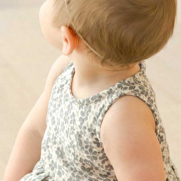 オーガニックコットン ベビーノースリーブスカート付きロンパース