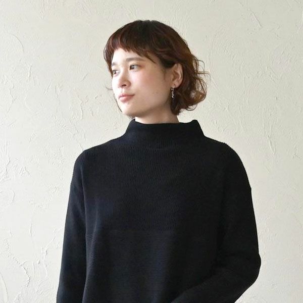 オーガニックコットン コンパクトファネルネックニットトップ