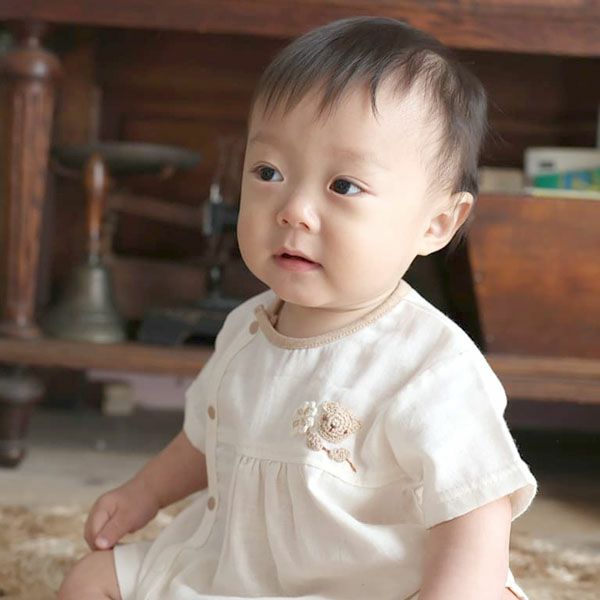 オーガニックコットン ベビー【手編みモチーフ】ガーゼロンパース