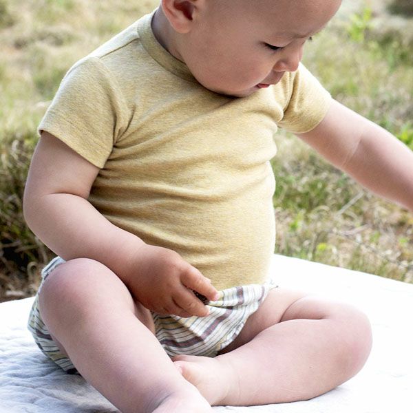 オーガニックコットン ベビーフライスボディスーツ（半袖）