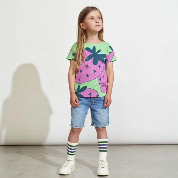 オーガニックコットン キッズＴシャツGiant Strawberry